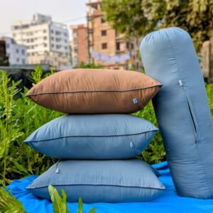 ৩টি মাথার বালিশ ১টি কোরবালিশ